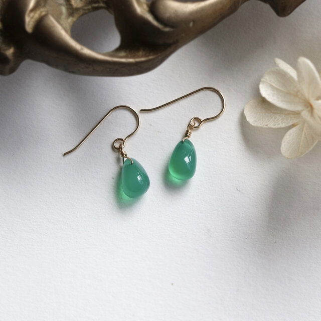 瑞々しいグリーン＊小粒グリーンオニキス 雫ピアス/イヤリング｜14kgf