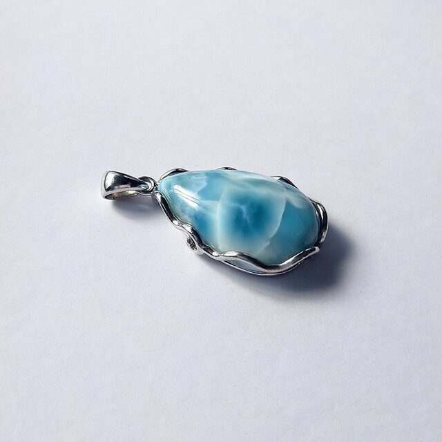 ラリマー ドミニカ産 滴型ペンダント 楽天市場】ラリマー ペンダントドミニカ産 雫 しずく ペンダント