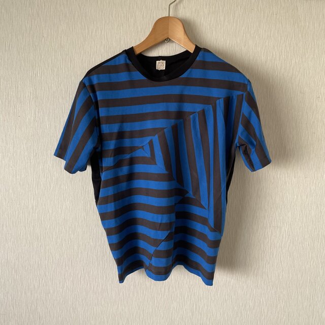 ボーダーランダム切替え半袖Ｔシャツ　ブルー×黒Ｍ～Ｌ