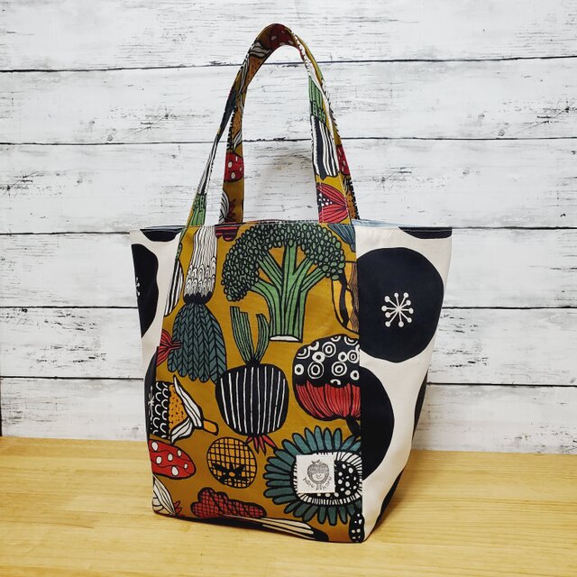 大きめころりんマルシェトートバッグ (ベジタブル×フラワー柄)