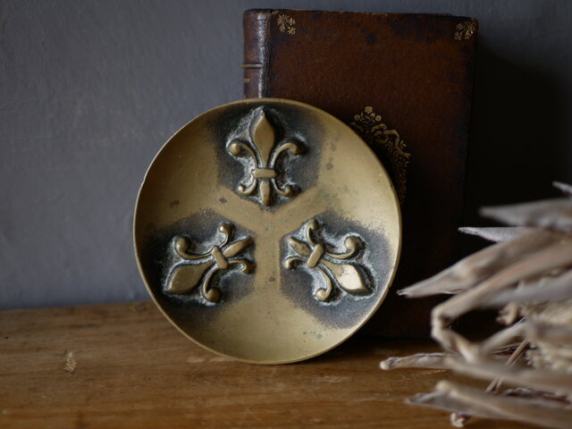 フランス　アンティーク　10金枠？アルテミス　ブローチ兼トップ フランス アンティーク 10金枠？アルテミス ブローチ兼トップ