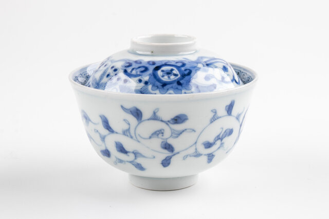 古伊万里　染付蓋茶碗　江戸時代　3客 古伊万里 染付 線描き唐草文 蓋茶碗 江戸後期 | iichi 日々の