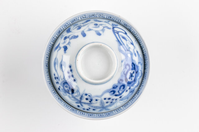 古伊万里 麒麟文 草花文 茶碗 蓋付碗 江戸中期 元禄期 色絵 墨弾き 九谷焼 古伊万里 麒麟文 草花文 茶碗 蓋付碗 江戸中期 元禄期 色絵 墨