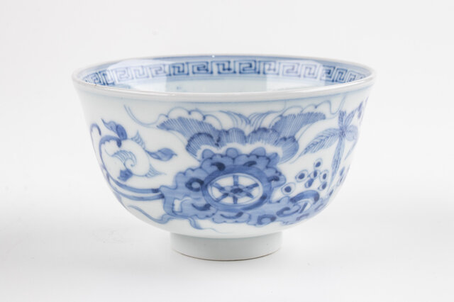 古伊万里　染付　微塵唐草の図　蓋茶碗　２客　C556AS-CWk 古伊万里 染付 線描き唐草文 蓋茶碗 江戸後期 | iichi 日々の