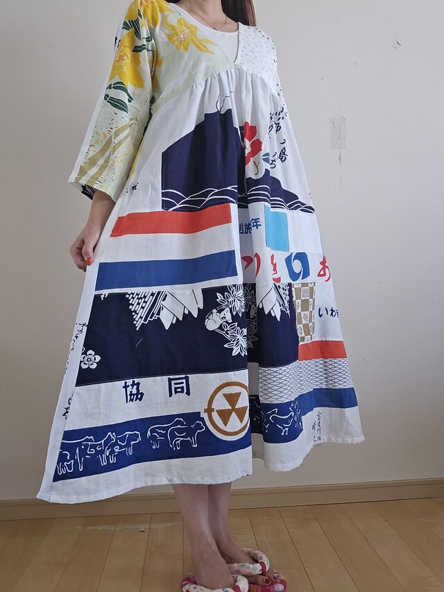 着物リメイク 手作り 白 手ぬぐい パッチワーク ワンピース | iichi