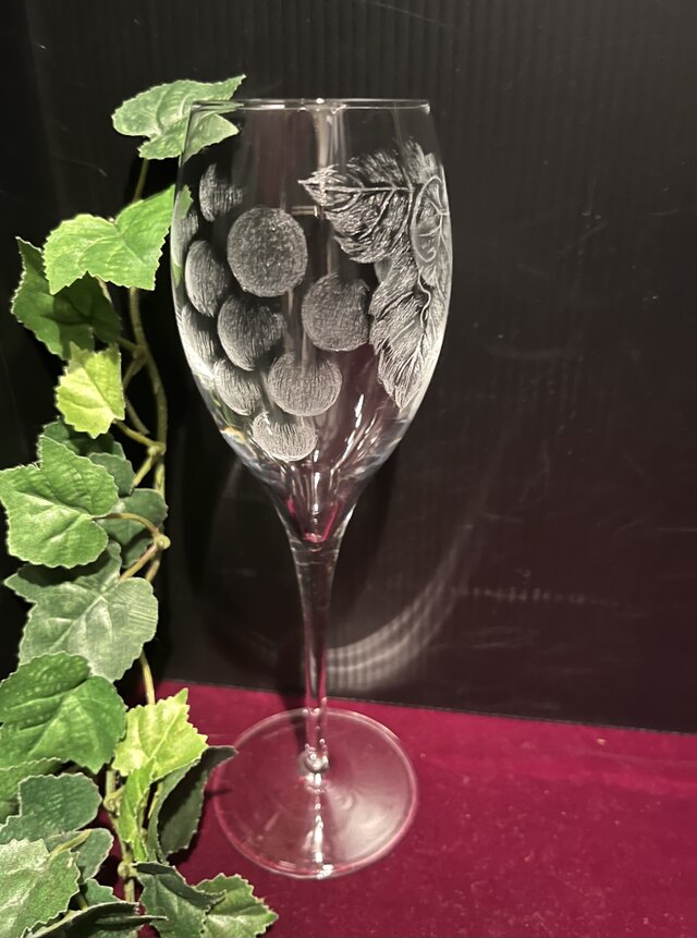 葡萄のグラス①〜手彫りガラス〜 | iichi 日々の暮らしを心地よくする