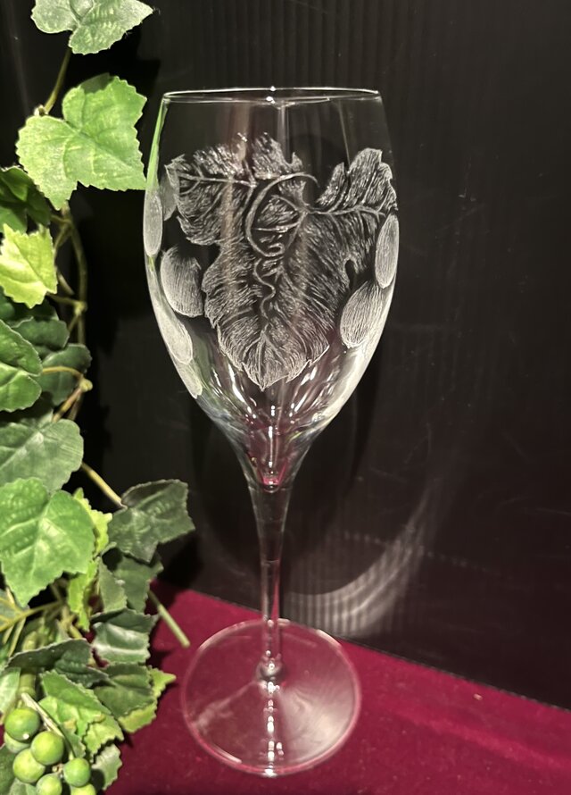 葡萄のグラス①〜手彫りガラス〜 | iichi 日々の暮らしを心地よくする