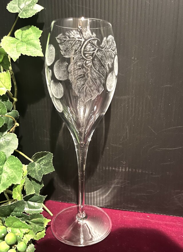 葡萄のグラス①〜手彫りガラス〜 | iichi 日々の暮らしを心地よくする