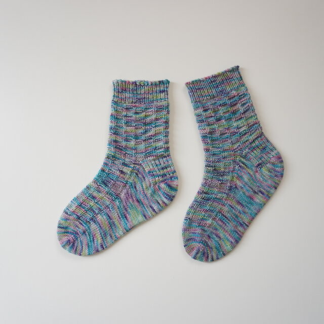 手編みの靴下　「オーロラ」