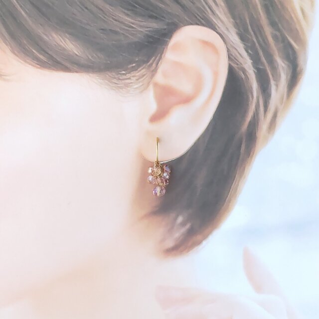 〈痛くない〉〈挟めるだけ〉桜色ガラスのパーティーイヤリング・フェイクピアス・ノンホールピアス(両耳用)(調節可能)