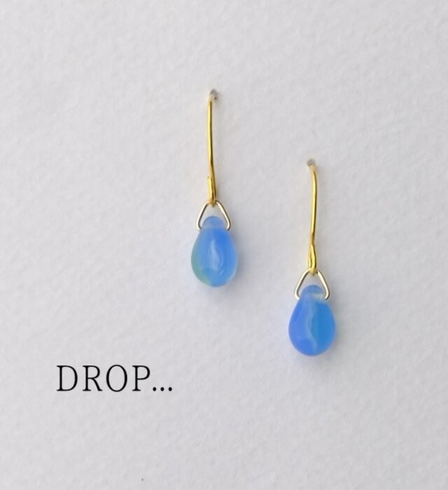 d164-35【ネモフィラブルー✕グリーン】しずくドロップのシンプルピアス(パーツ変更可能)