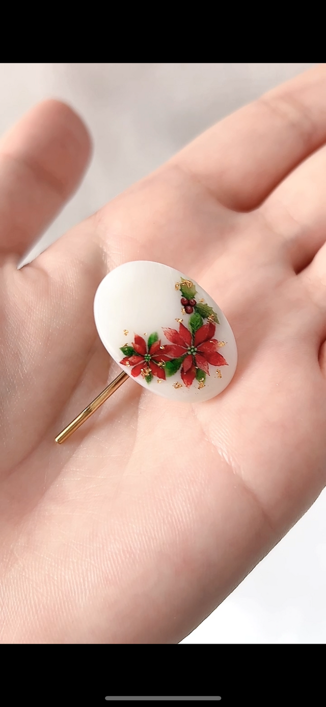 淡水シェルとポインセチアの帯留め ポニーフック ブローチ 18k