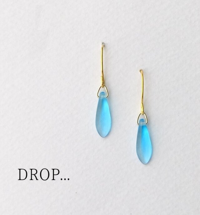 d10-31【スカイ】チェコダガーのシンプルピアス（パーツ変更可能）