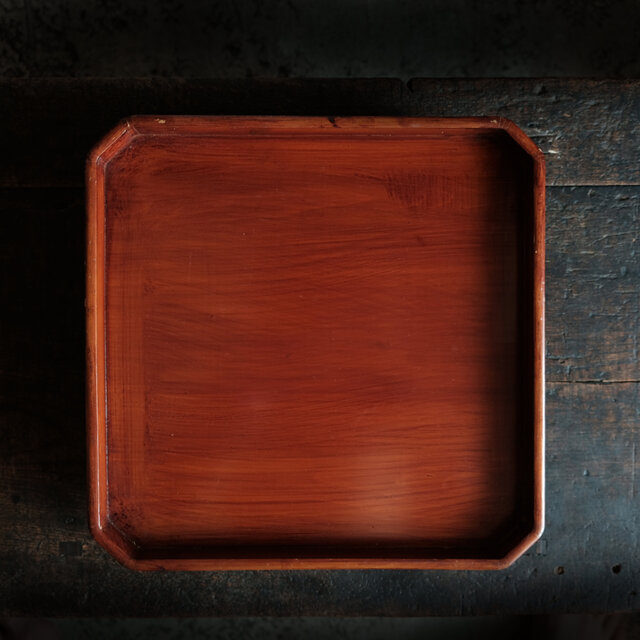 鮮やかな色合い◆木目も素敵。漆塗り日光膳　古物　古民家　骨董・antiques　明治期 i7