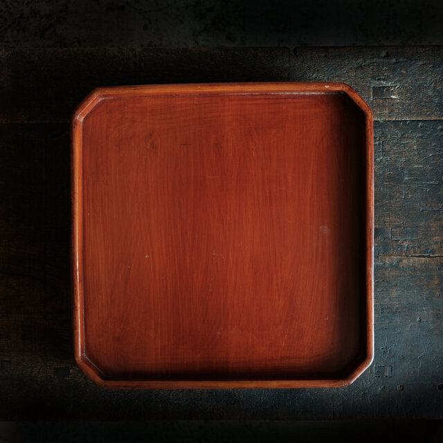 鮮やかな色合い◆木目も素敵。漆塗り日光膳　古物　古民家　骨董・antiques　明治期 i8