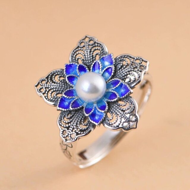 ペンタスの花のリング - 個性と美しさが一層引き立つ　R429