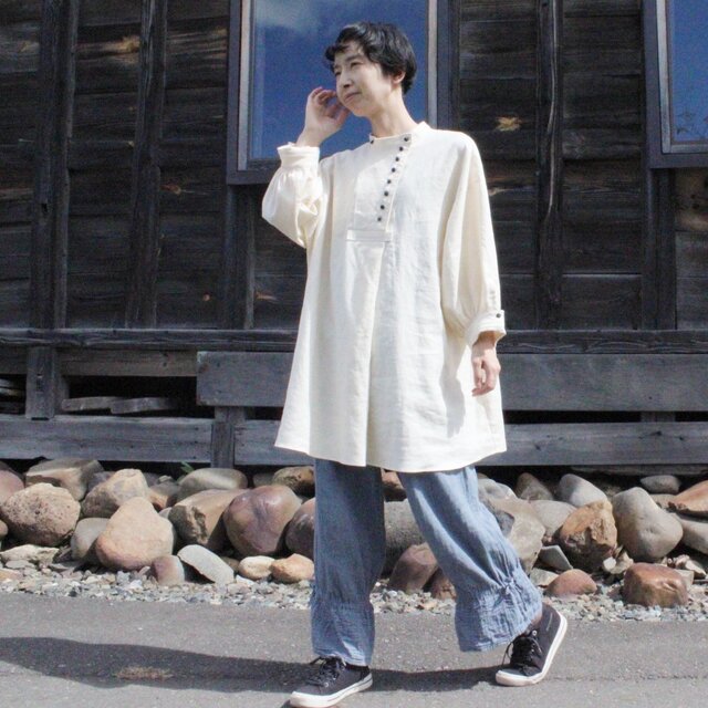 国産リネン生地　チュニック割烹着　キナリ　服作り40年の田舎町仕立屋 リネン チュニック キナリ | iichi 日々の暮らしを心地よくする
