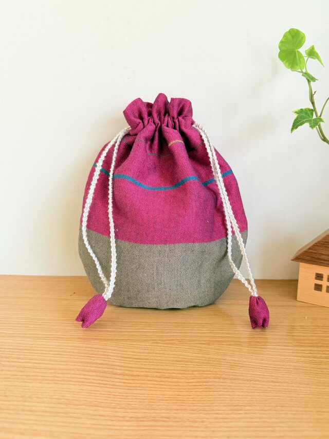 播州織のラウンド巾着袋（ピンク）