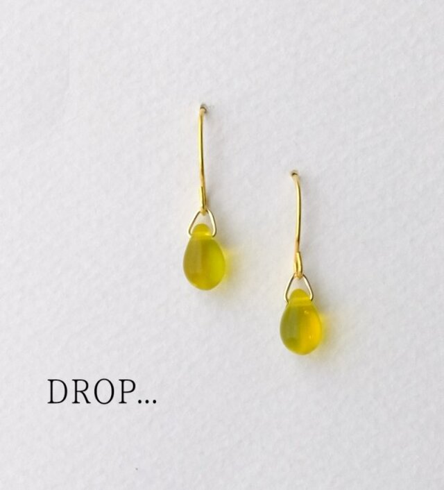 d191-29【ライムグリーン】しずくドロップのシンプルピアス(パーツ変更可能)