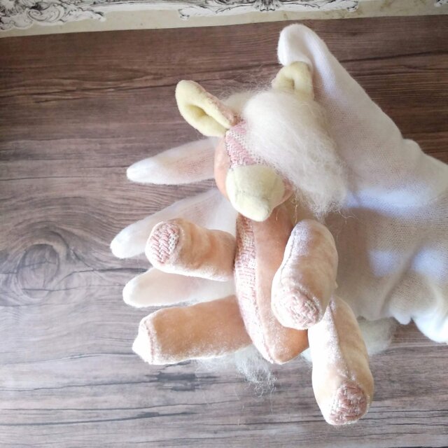 こぎん刺しの動物ぬいぐるみ・馬「桜」 | iichi 日々の暮らしを