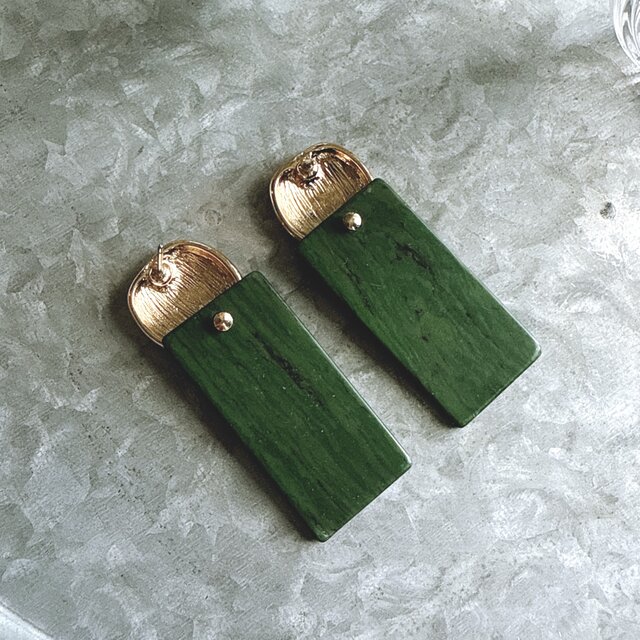 ビンテージ風ダングルピアス（赤・緑・黒）　 Ton Pascal P706-ヴィンテージピアス U.S.A. 1980〜90s Gold Tone Green