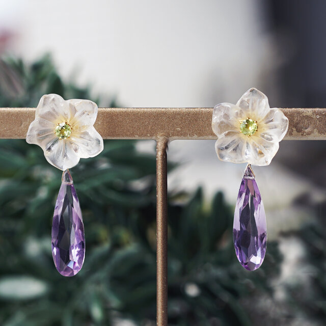 2WAY★宝石によるシュウメイギクのスタッドピアス・サージカルステンレス　～秋明菊