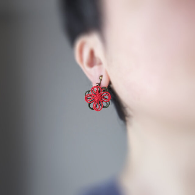 ピアス「温、ことり」（朱×深緑） | iichi 日々の暮らしを心地よくする