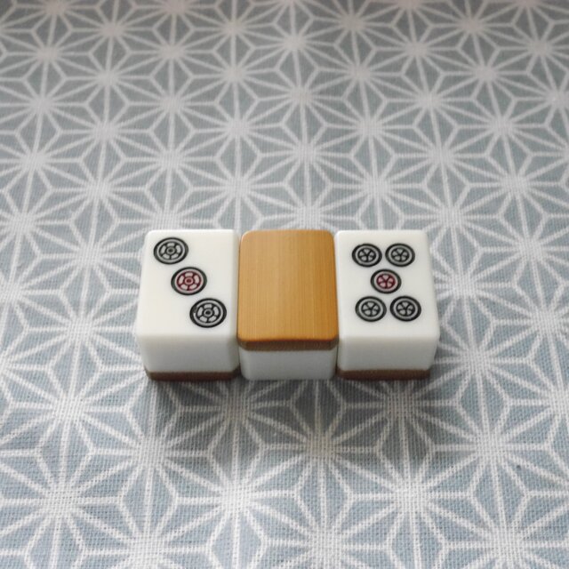 レトロシックな帯留め　竹製　麻雀牌　3ピン　5ピン
