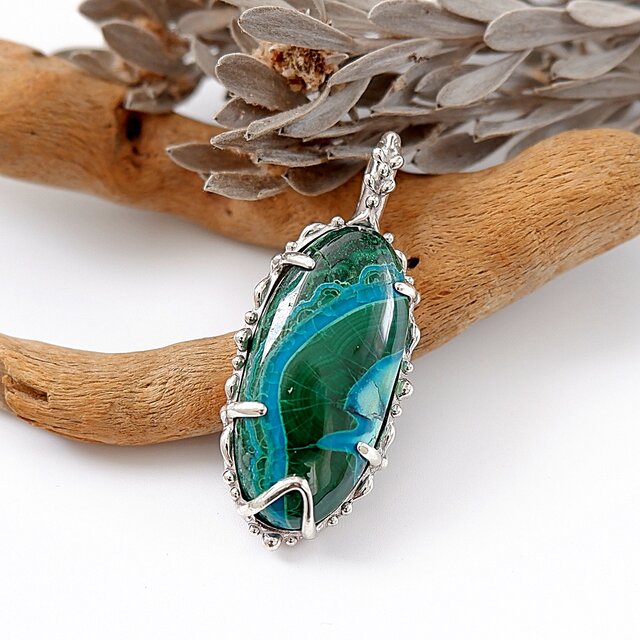 アートな天然石～ クリソコラ・マラカイトのデザインペンダント