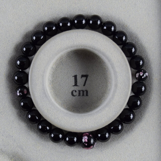 8mm 黒オニキス ピンク 琉球蛍石仕立 ブレスレット 腕輪 天然石 UDA32