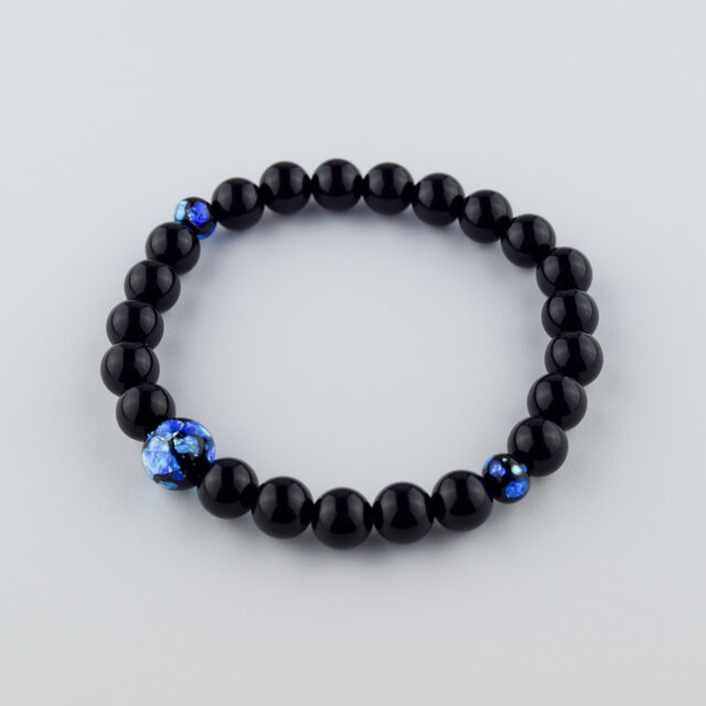 8mm 黒オニキス ブルー 琉球蛍石仕立 ブレスレット 腕輪  天然石 UDA11