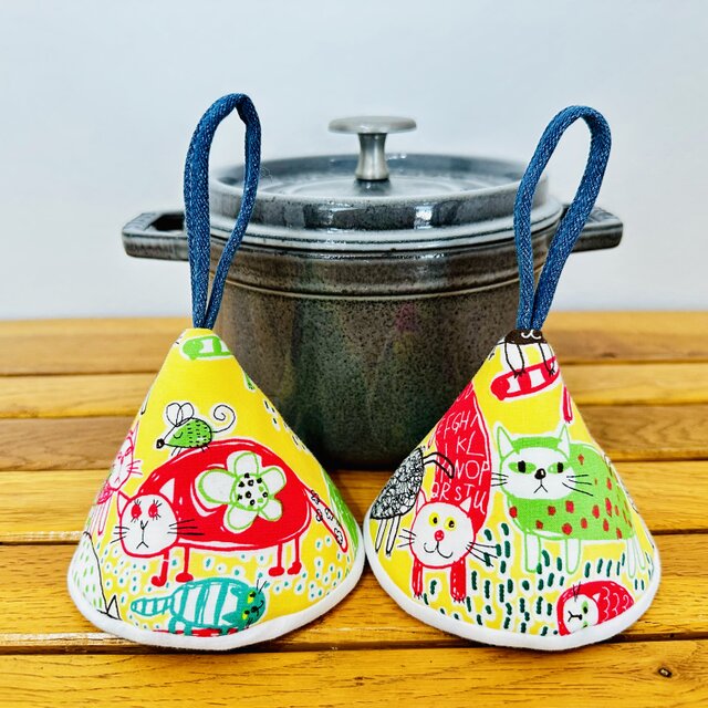 三角鍋つかみstaub　ストウブ　ホーロー　鍋つかみ　ミトン