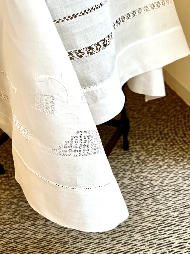 麻オーガンジー手刺繍テーブルクロス | iichi 日々の暮らしを心地よく