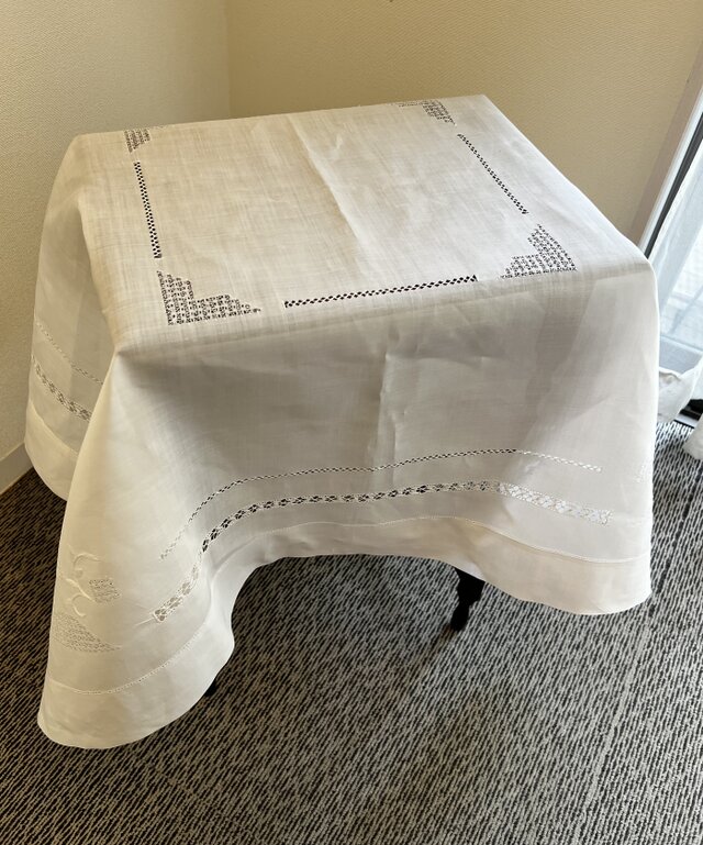 麻オーガンジー手刺繍テーブルクロス | iichi 日々の暮らしを心地よく