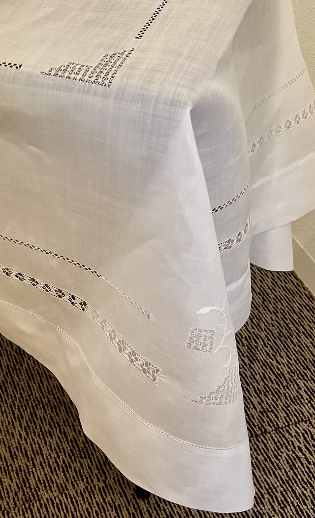 麻オーガンジー手刺繍テーブルクロス | iichi 日々の暮らしを心地よく