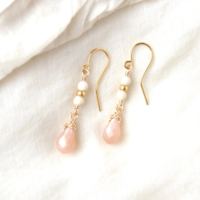 Moon Drop Pierce（ムーンストーン×リバーストーン）