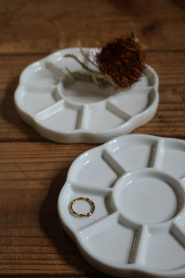 №068　陶器製　容器　２点　絵具入れ　アクセサリー入れ　古道具　古雑貨