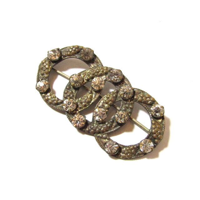 50s Vintage Three Rings Design Brooch | iichi 日々の暮らしを心地よくするハンドメイドや ...