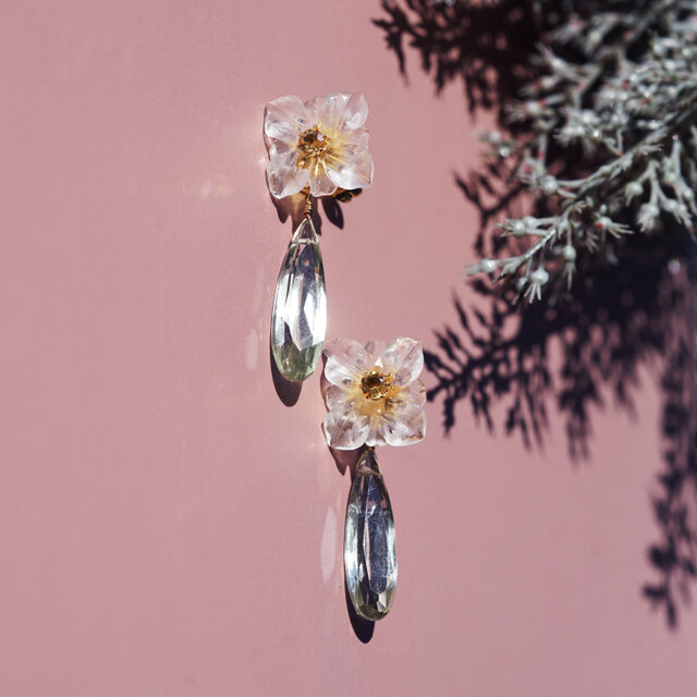 2WAY★宝石によるヤマボウシのスタッドピアス・サージカルステンレス　～山法師