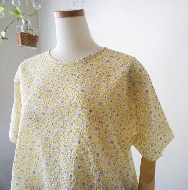 小花柄ドルマンスリーブTブラウス（イエロー系）
