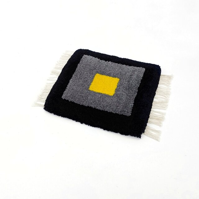 [毛足短め] ノッティングの椅子敷 19黒灰黄/Ｍサイズ