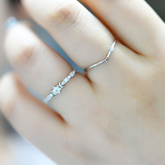 一粒ジルコニアのV字リング シルバーリング ピンキーリング 指輪 重ね付けにも～　1本
