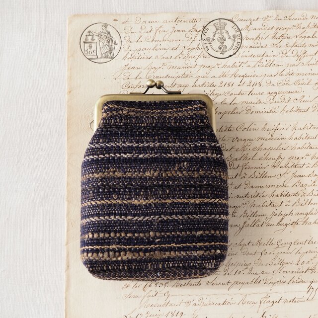 ■手紡ぎ、手織りシルク・ウールのがま口カードケース / ■ chat (gmi-b)