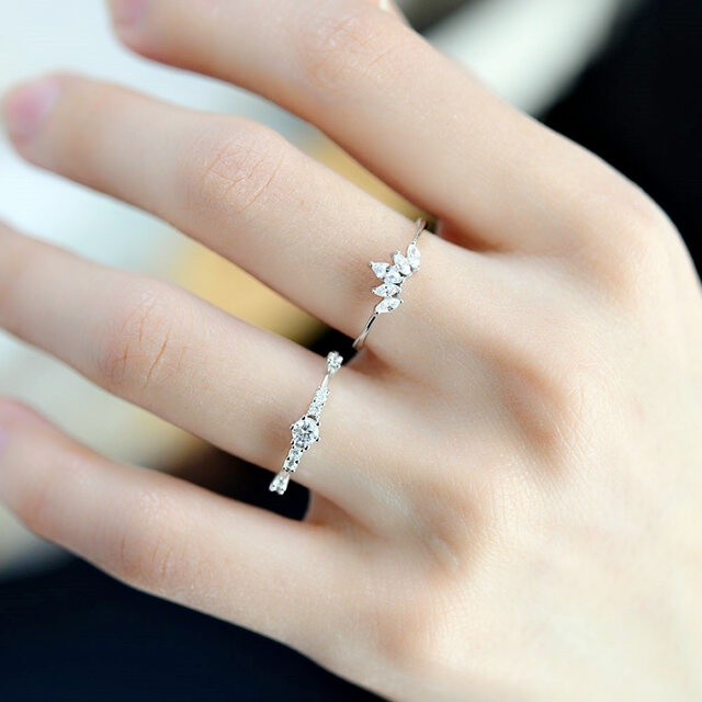 QUEEN リング ピンキーリング ファランジリング 重ね付けにも～