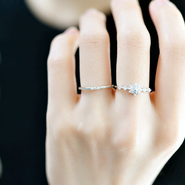 3粒ジルコニアの指輪 リング ピンキーリング ファランジリング 重ね付けにも～　1本