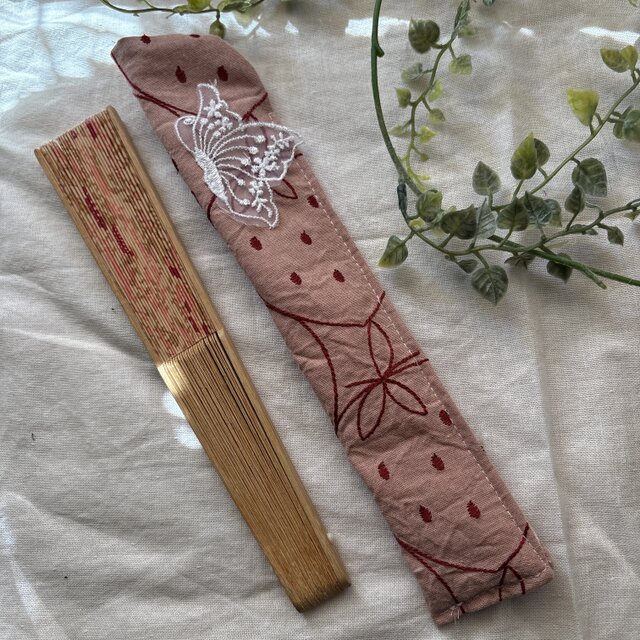★ハンドメイド★ リネンいちご刺繍★★ 蝶々レース刺繍扇子ケース★箸入れ