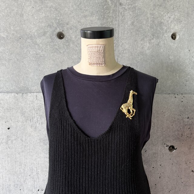 ◇Antigona Paris ブローチ ビンテージ ゴールドカラー×ブラック ◇Antigona Paris ブローチ ビンテージ ゴールドカラー