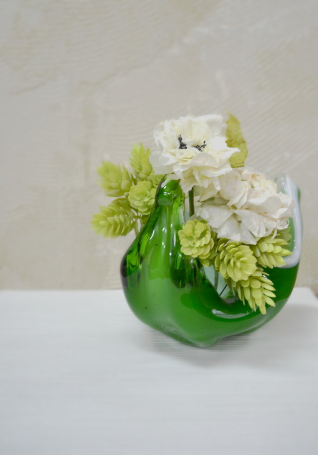 レトロモダン花器 昭和レトロ 緑と白ガラス花器 オブジェ | iichi 日々