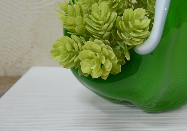 レトロモダン花器 昭和レトロ 緑と白ガラス花器 オブジェ | iichi 日々