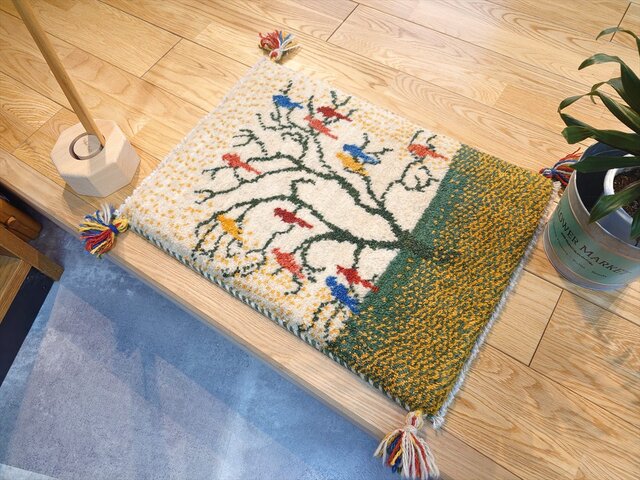 ギャッベ　花柄 緑色ラグ　玄関マット キリムスタイル / ギャッベ 玄関マット87×63cm 2色のグリーン